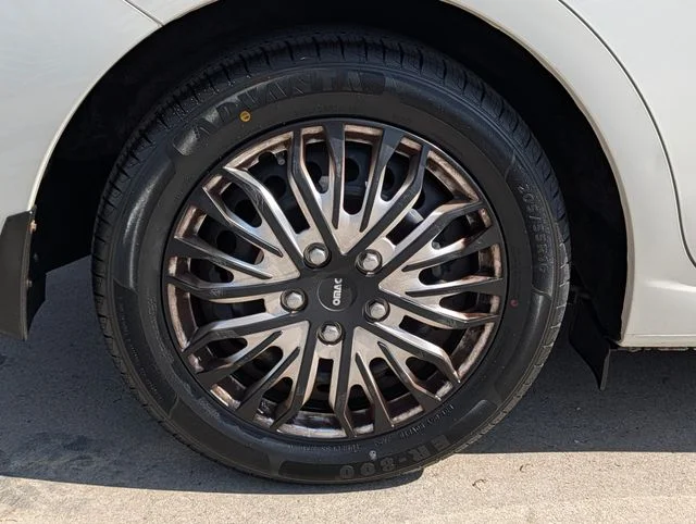 Used 2017 White Subaru 2.0i image 8