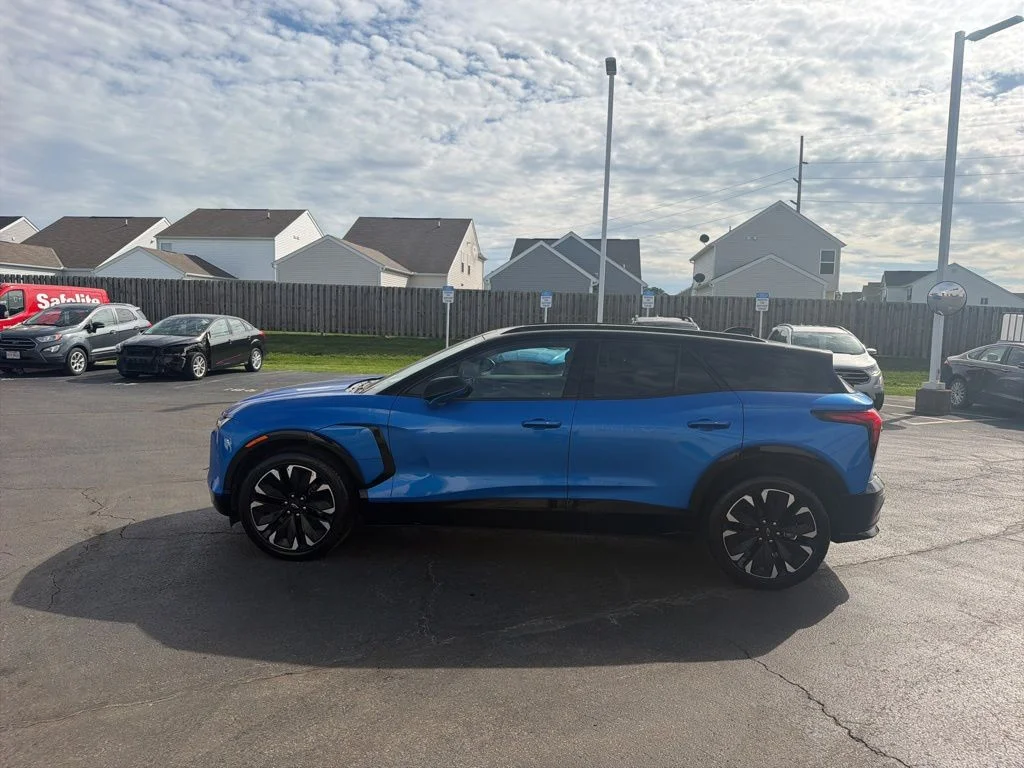 Used 2025 Blue Chevrolet RS image 5