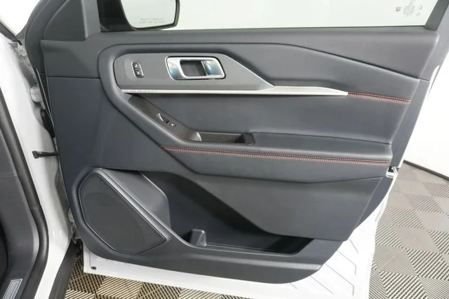 New 2027 Avalanche Gray Ford ST-Line image 37