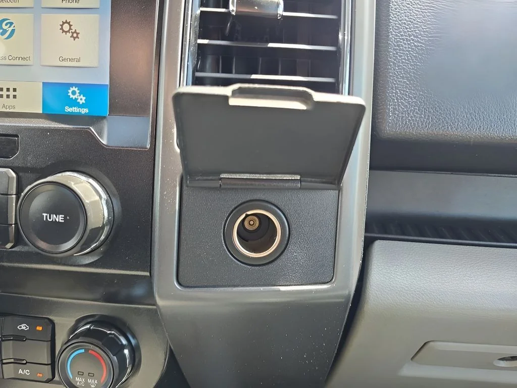 Used 2019 White Ford  image 26
