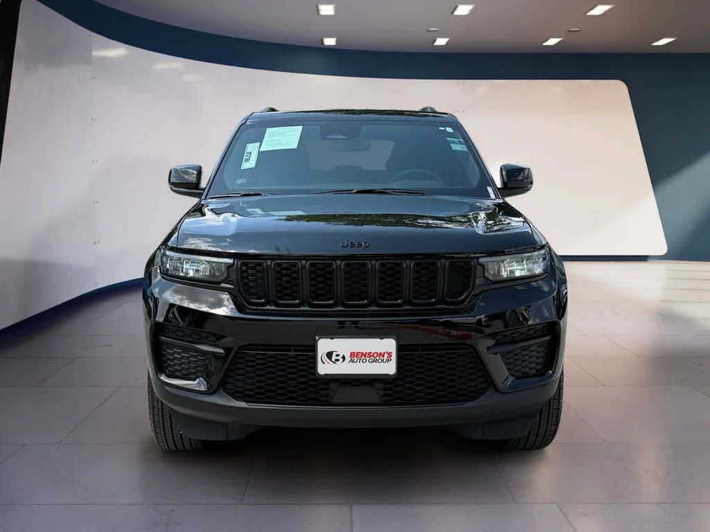 Used 2024 Black Jeep Altitude X image 8