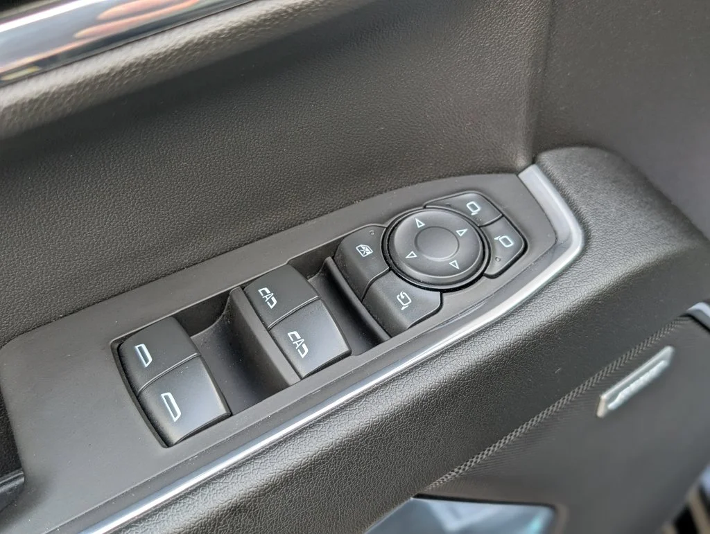 Used 2024 Black GMC SLT image 20