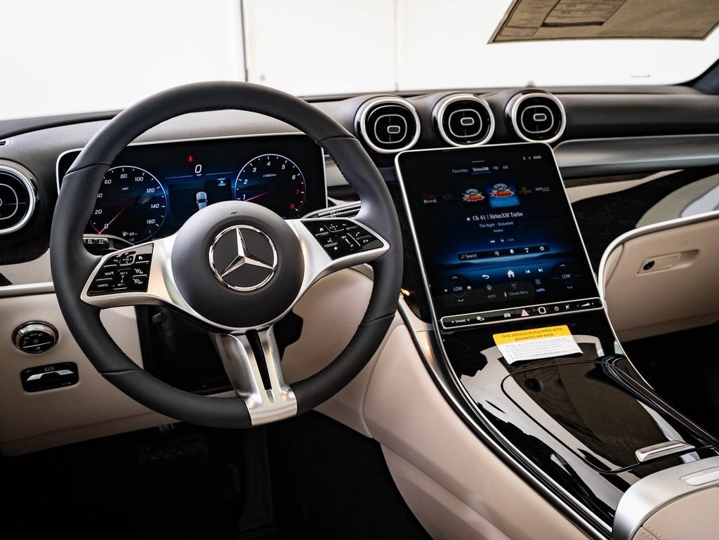 Used 2026 Polar White Mercedes-Benz GLC 300 image 4