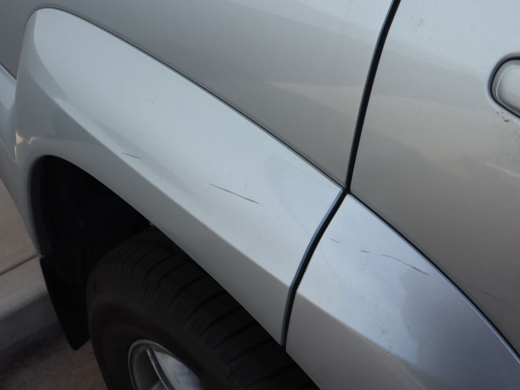 Used 2006 Titanium Metallic Lexus 470 image 27