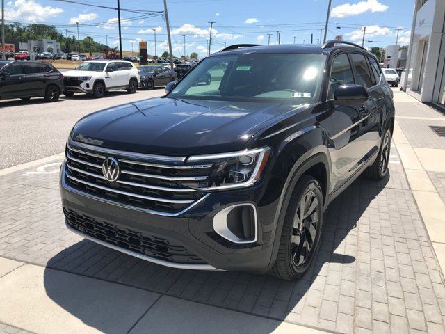 New 2026 Deep Black Pearl Volkswagen 2.0T SE w/Technology image 4
