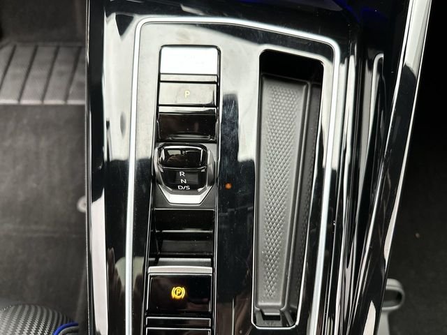 Used 2023 Blue Volkswagen 2.0T image 22
