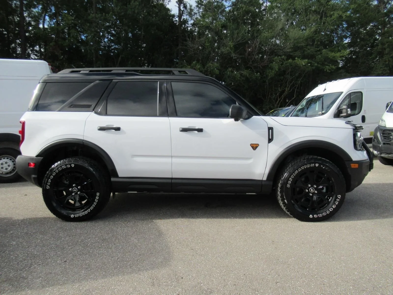 Used 2025 White Ford Badlands image 2