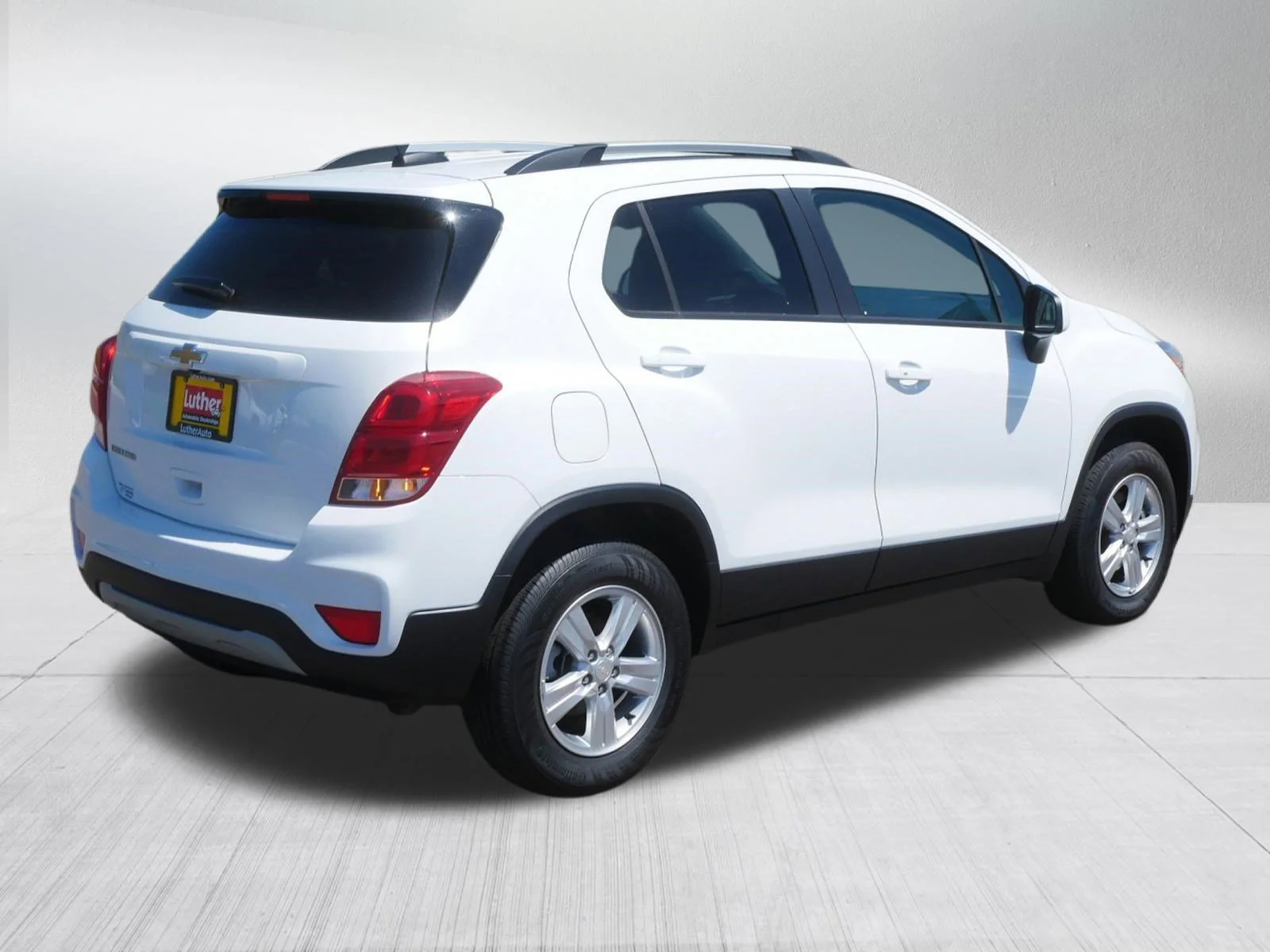 Used 2022 Summit White Chevrolet LT image 7