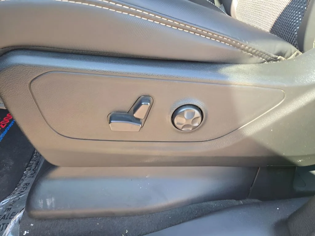Used 2020  Ram Rebel image 17