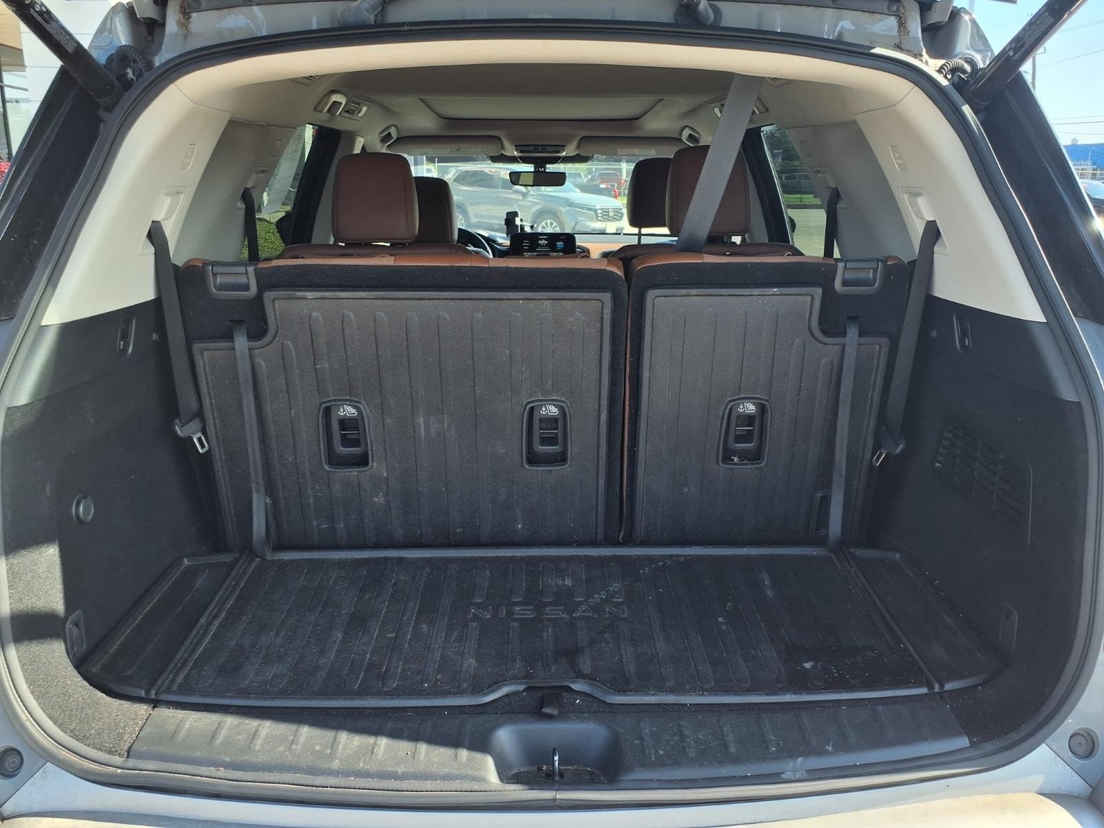 2023 Nissan Pathfinder Platinum  at Robbins Nissan