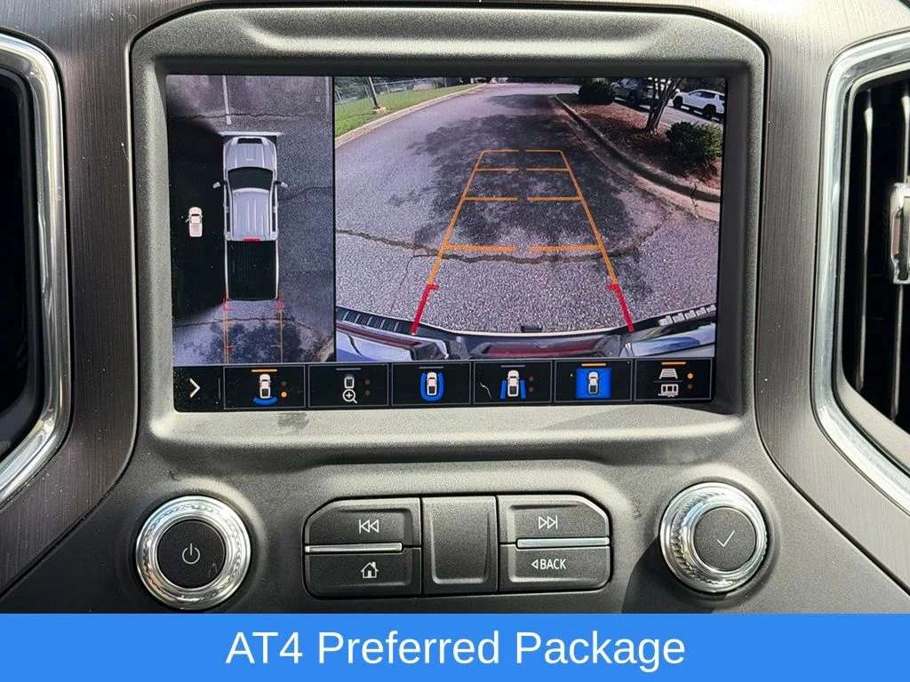 Used 2020 White GMC AT4 image 11