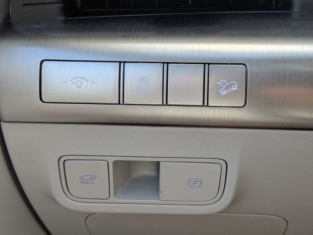 Certified Used 2026 Green Hyundai Limited image 32