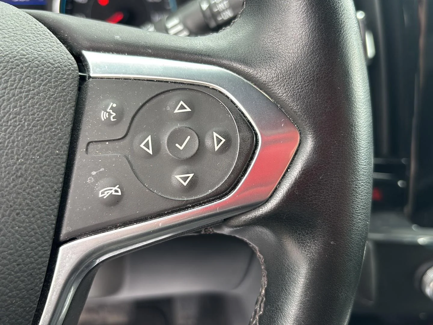 Used 2023 Black Cherry Metallic Chevrolet LT Cloth image 25