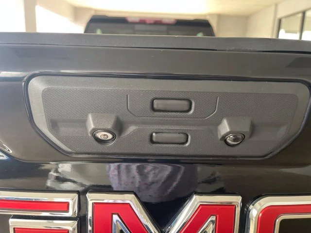 Used 2022 Black GMC Denali image 17