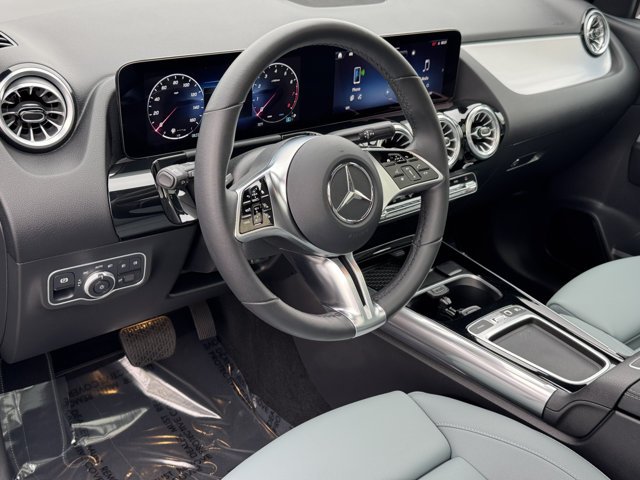 Used 2026 Cosmos Black Metallic Mercedes-Benz GLA 250 image 17