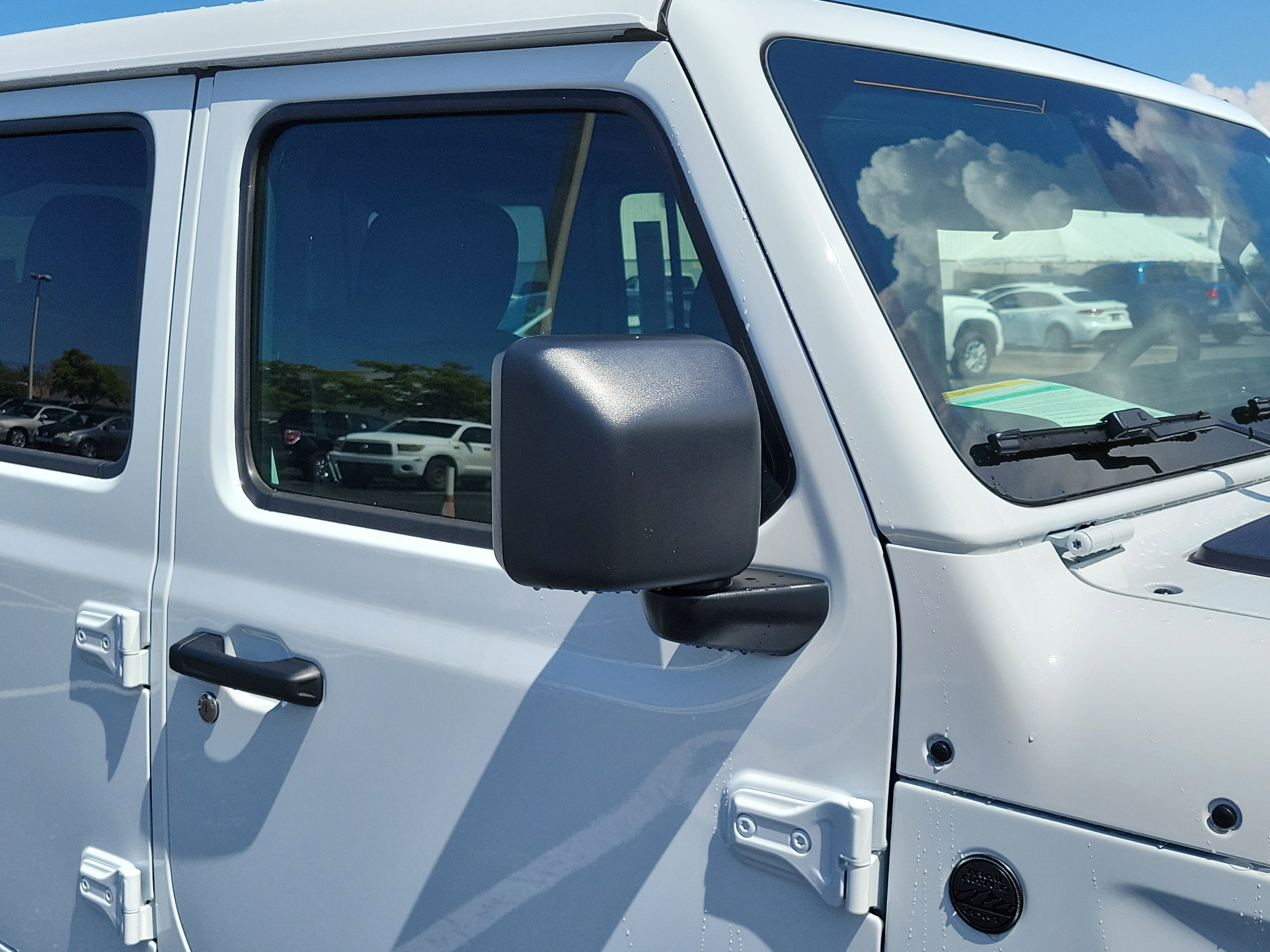 New 2026 Bright White Clear-Coat Exterior Paint Jeep Sport S image 9