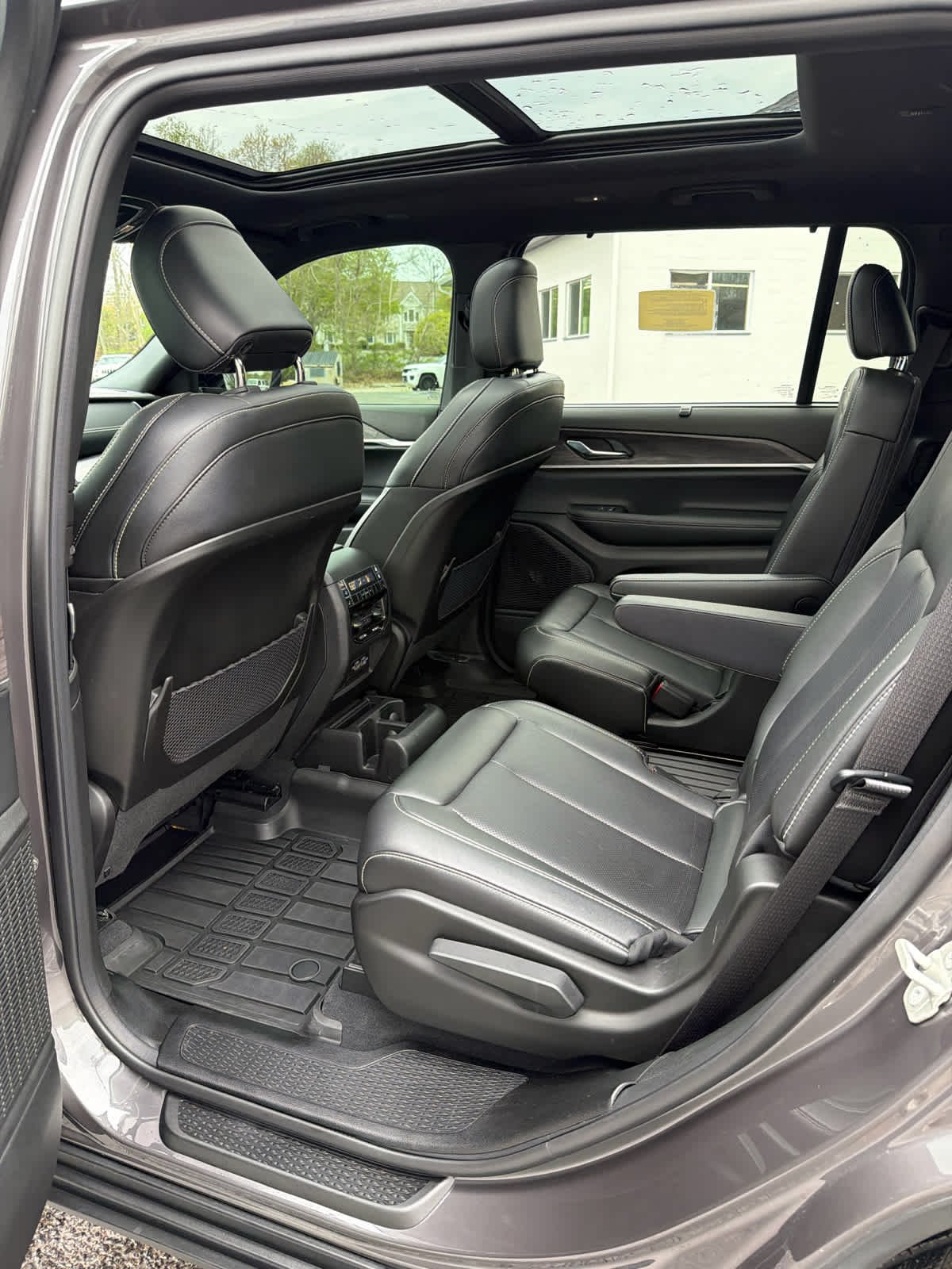 Used 2024 Baltic Gray Metallic Clearcoat Jeep Limited image 13
