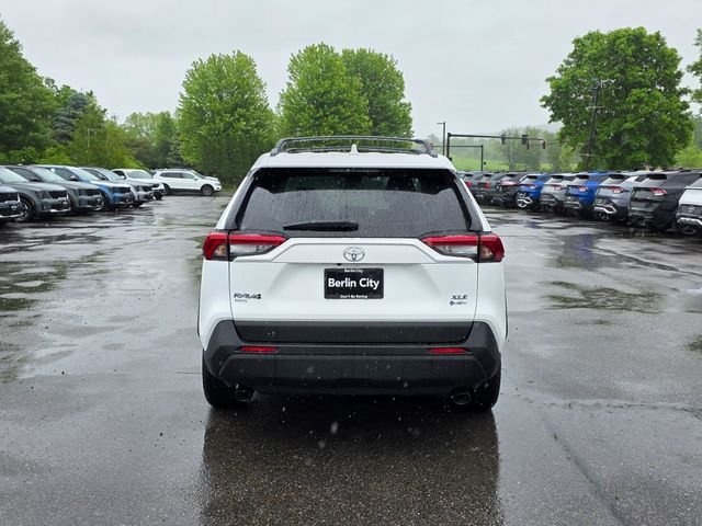 Used 2025 White Toyota XLE image 7