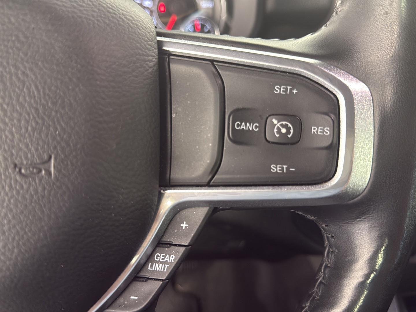 Used 2020 Patriot Blue Pearlcoat Ram Laramie image 16