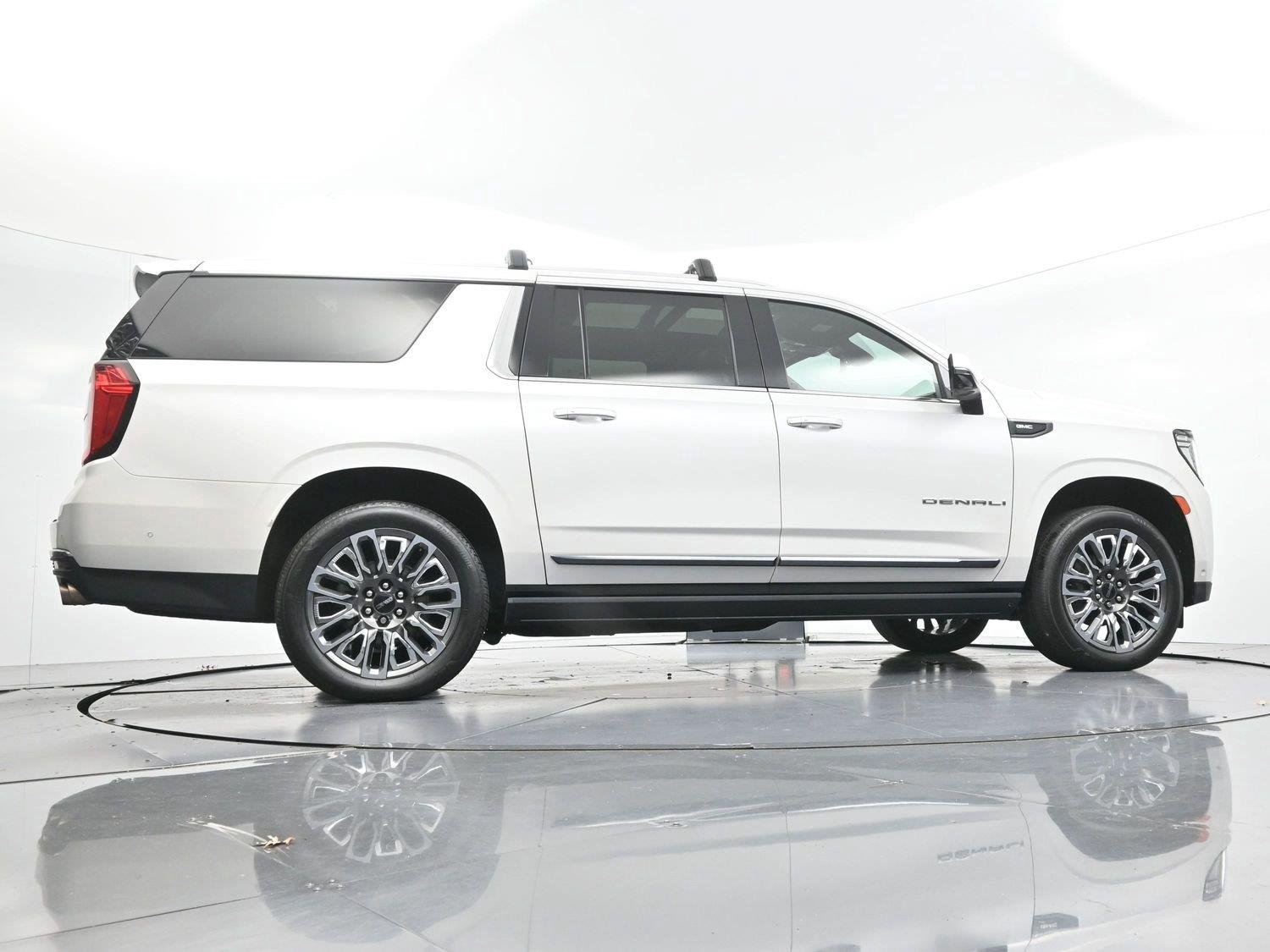 Used 2023 WHITE FROST TRICOAT GMC Denali Ultimate image 55