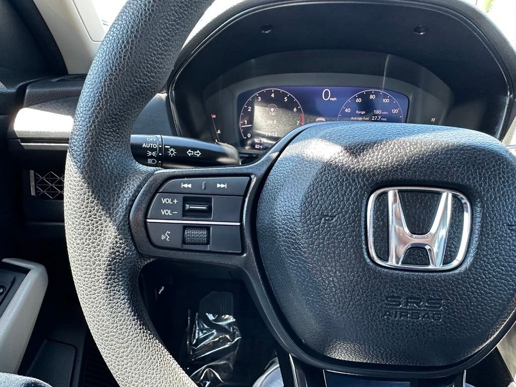 Used 2024  Honda LX image 29