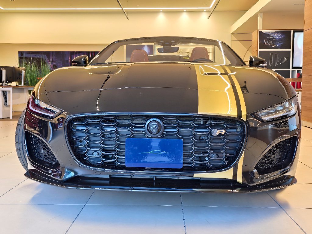 2024 Jaguar F-Type R75 - Photo 24