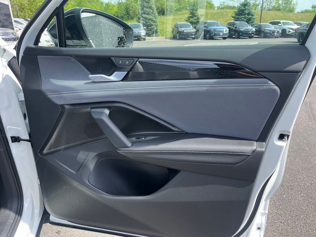 New 2026 White/off-white Volkswagen 2.0T SE R-Line Black image 11