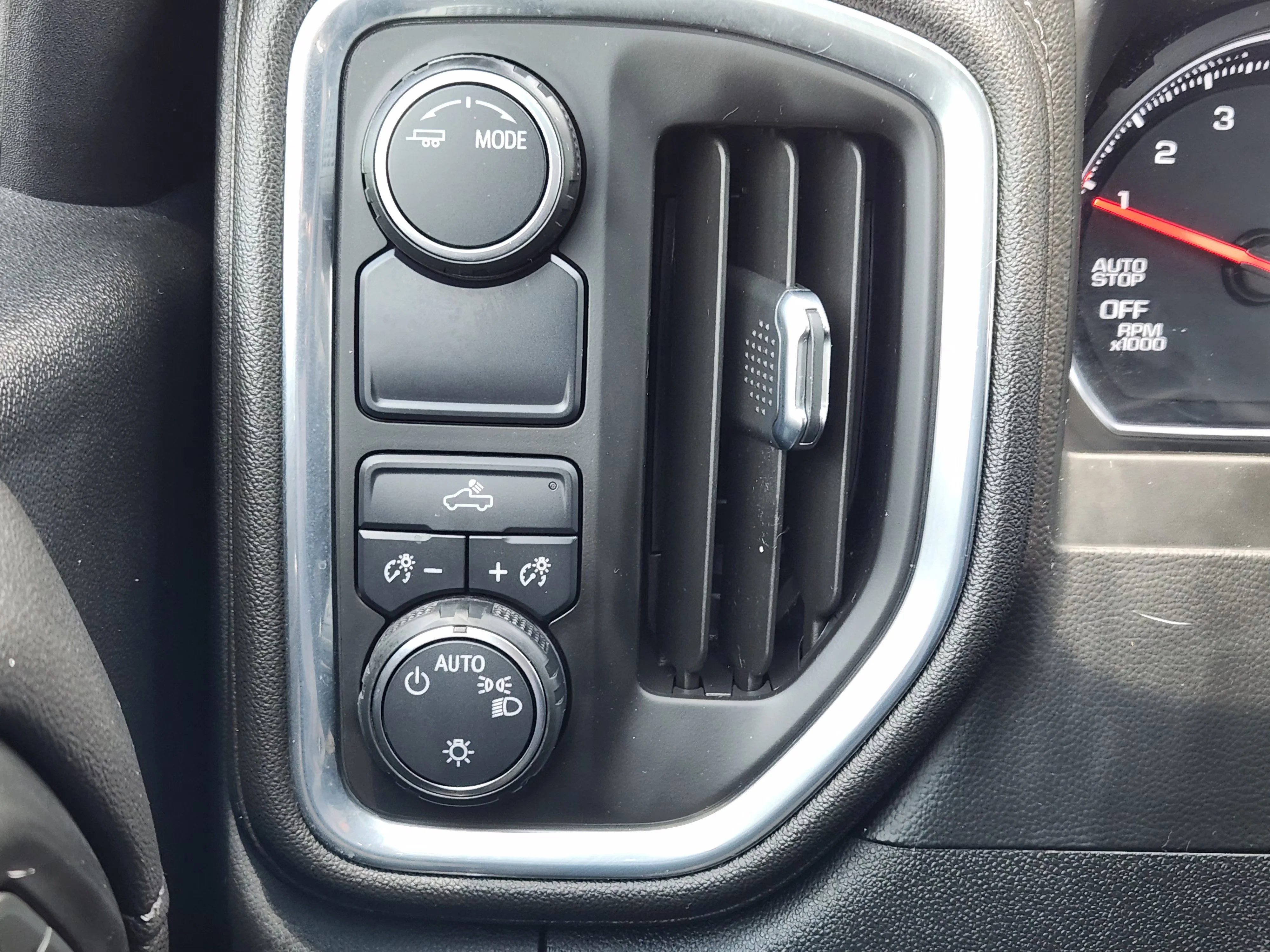 Used 2021 BLACK Chevrolet LT image 22