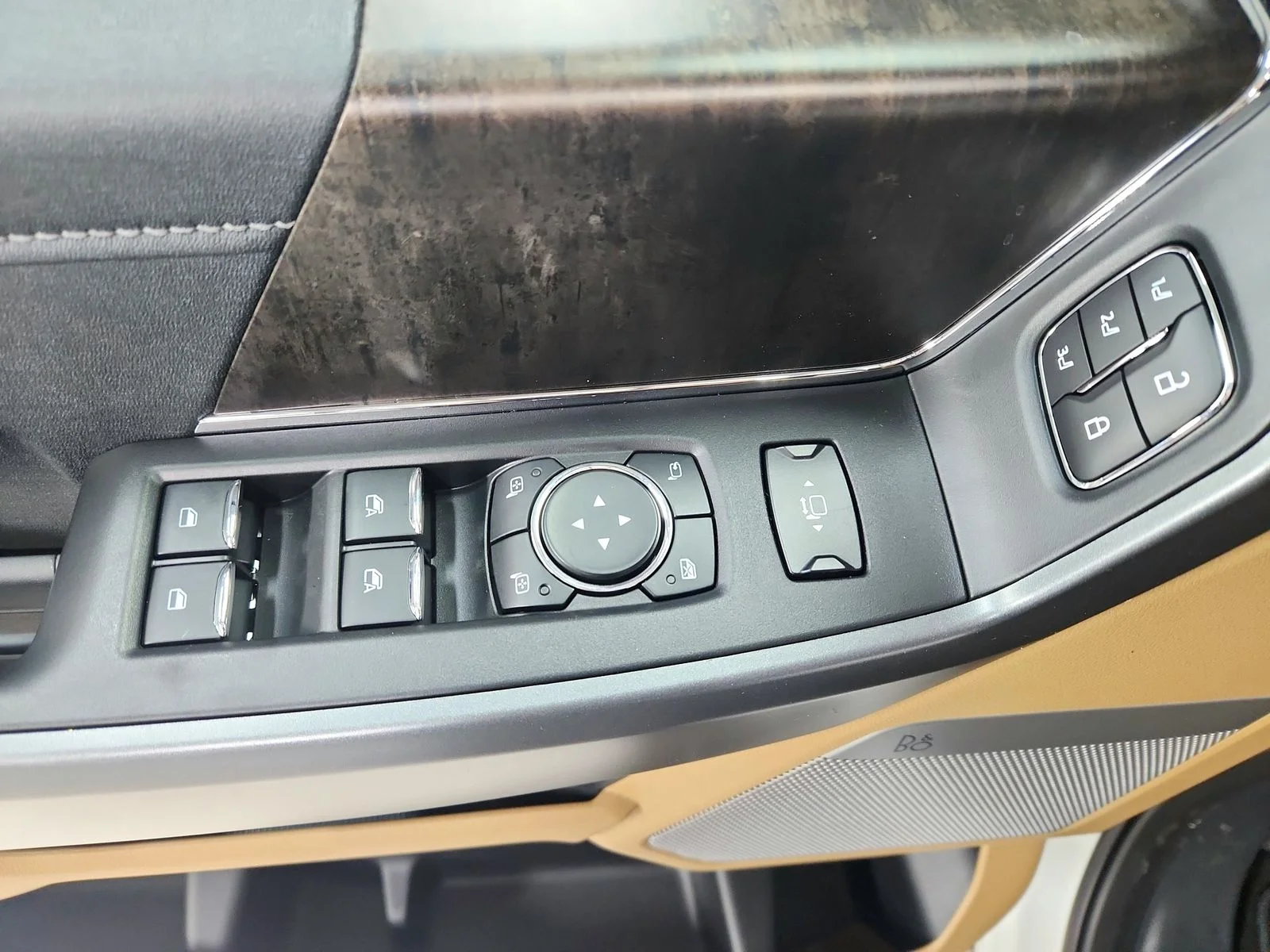 New 2026 Star White Metallic Tri-Coat Ford F-250® Lariat® image 33