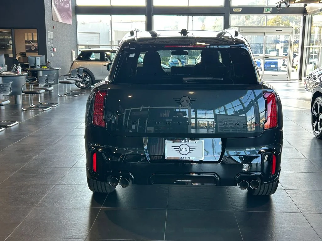 New 2026 Legend Grey Metallic MINI Iconic image 4