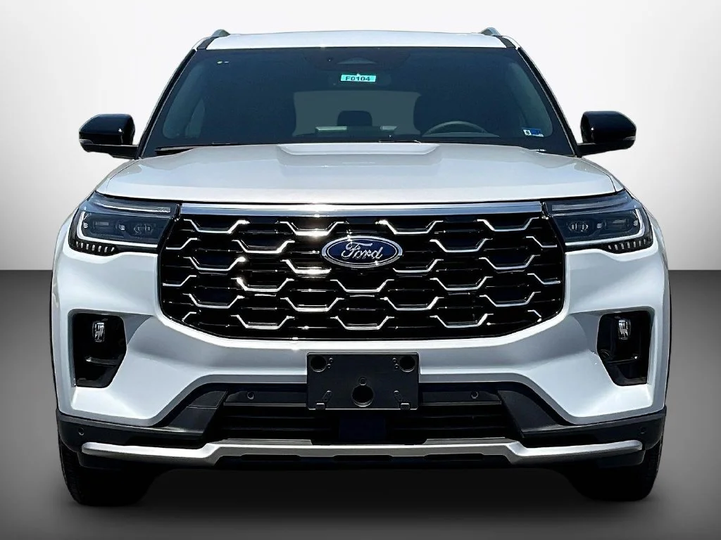 New 2026 Space White Metallic Ford Platinum™ image 15