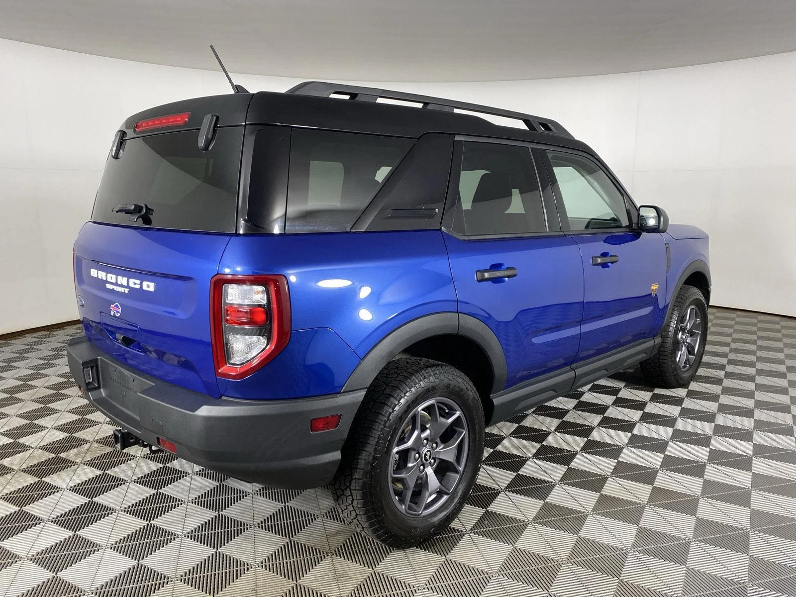 Used 2024 Atlas Blue Ford Badlands image 10