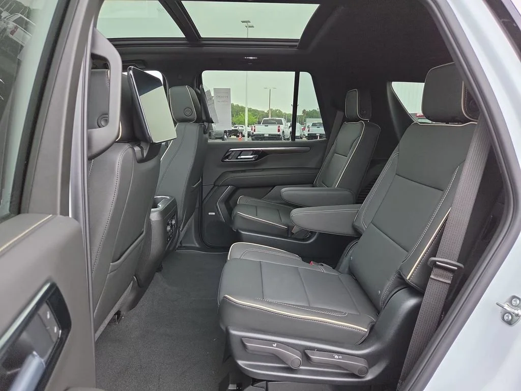 New 2026 Polar White Tricoat Chevrolet Premier image 18