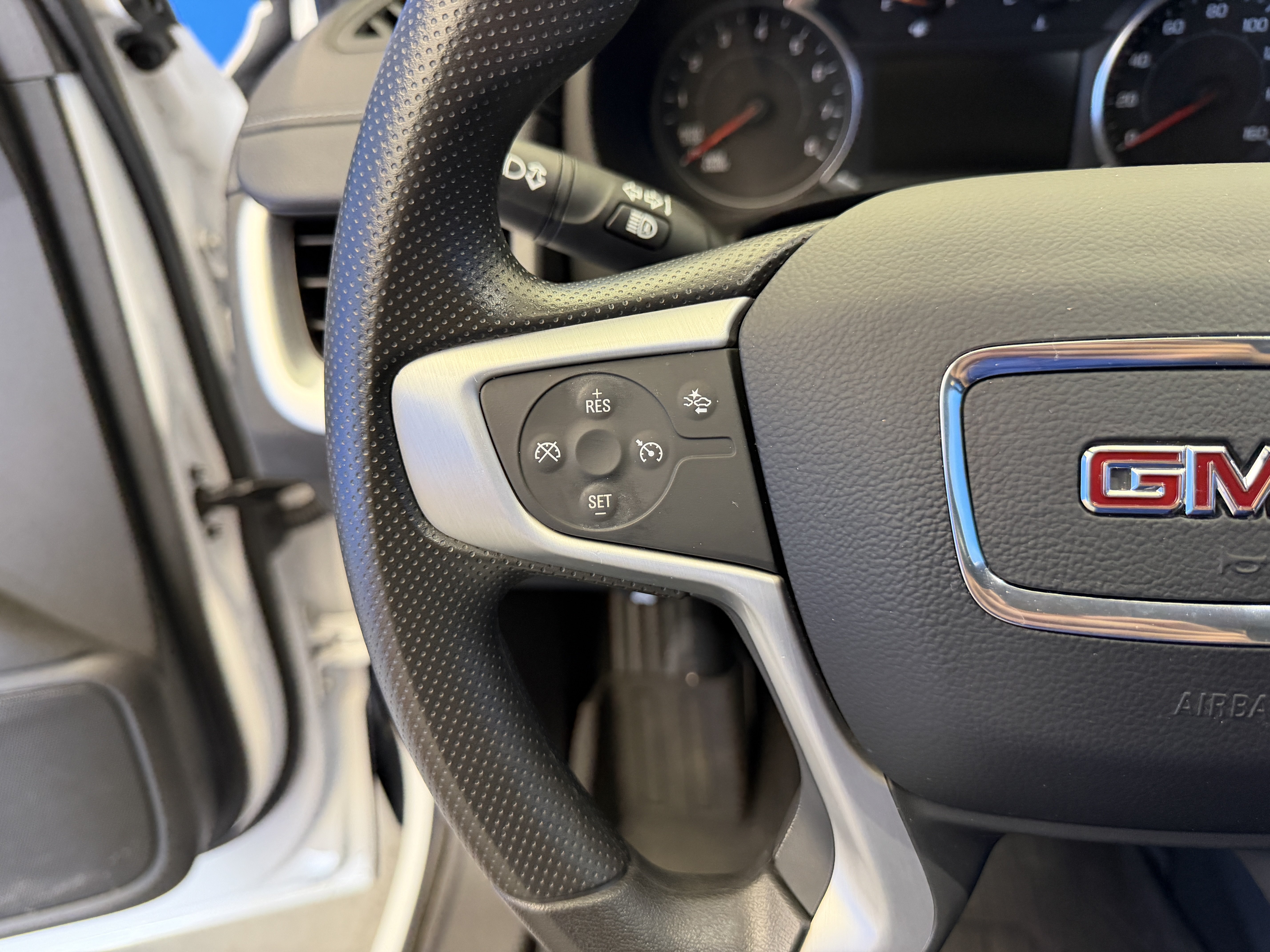 Used 2023 Summit White GMC SLE image 14