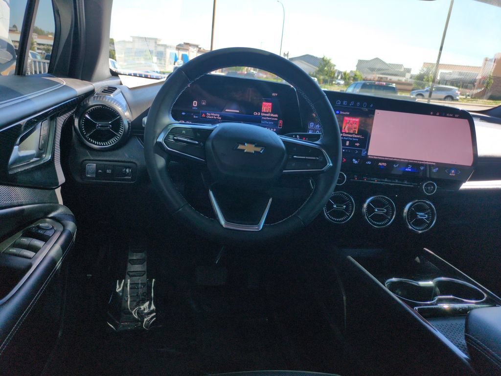 Used 2024 Summit White Chevrolet LT image 13