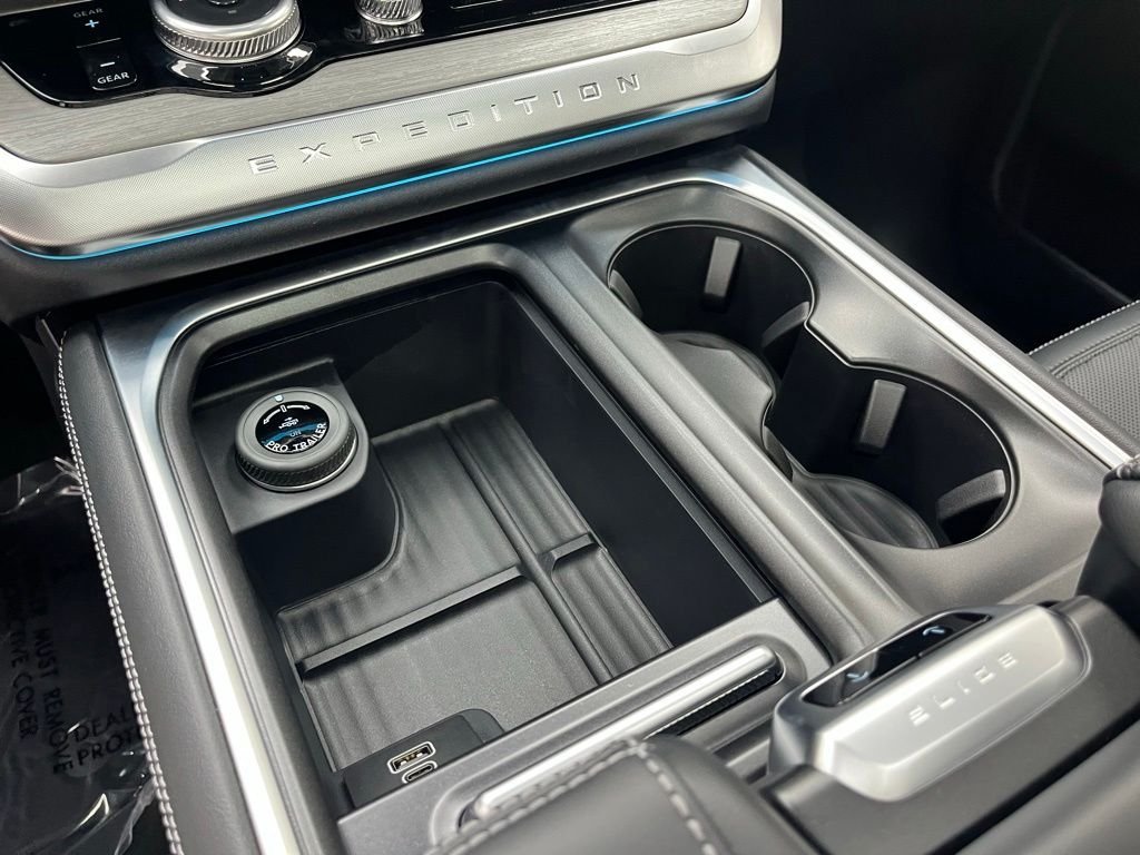New 2026 Blue Ford Platinum image 31