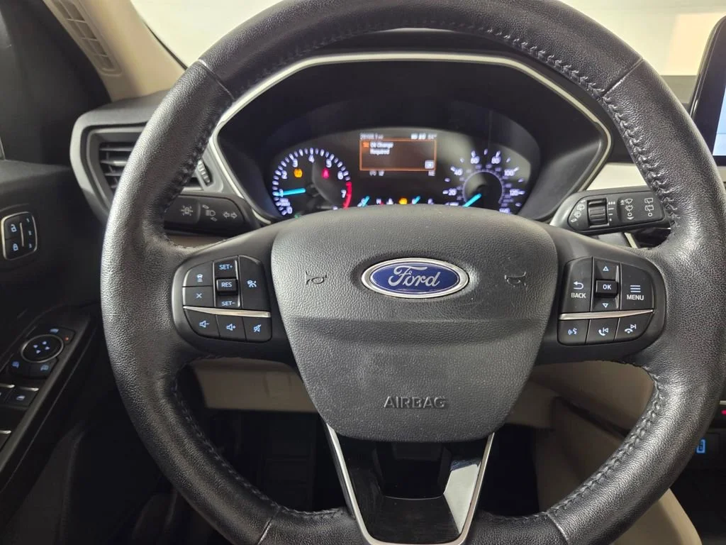 Used 2020 White Metallic Ford SEL image 16