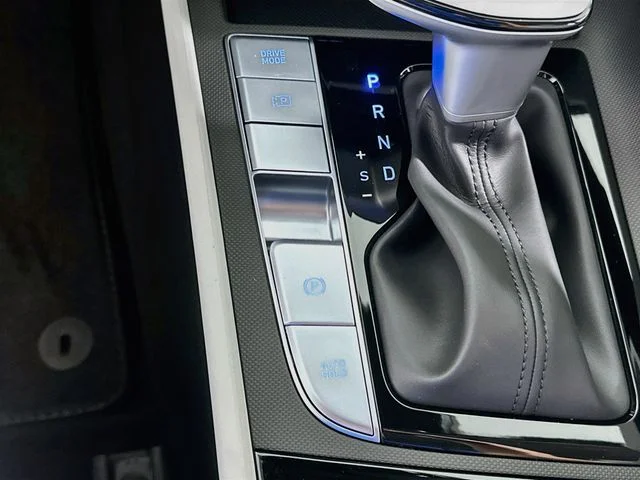 New 2026 Hyundai ELANTRA Limited