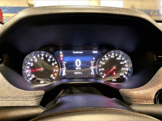 Used 2024 Silver Jeep Latitude image 25