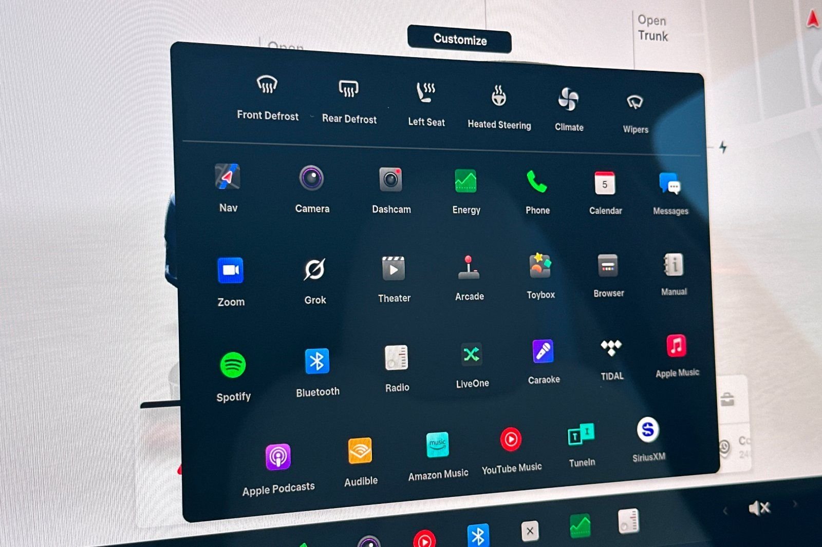 2025 Tesla Model Y Long Range - Photo 18