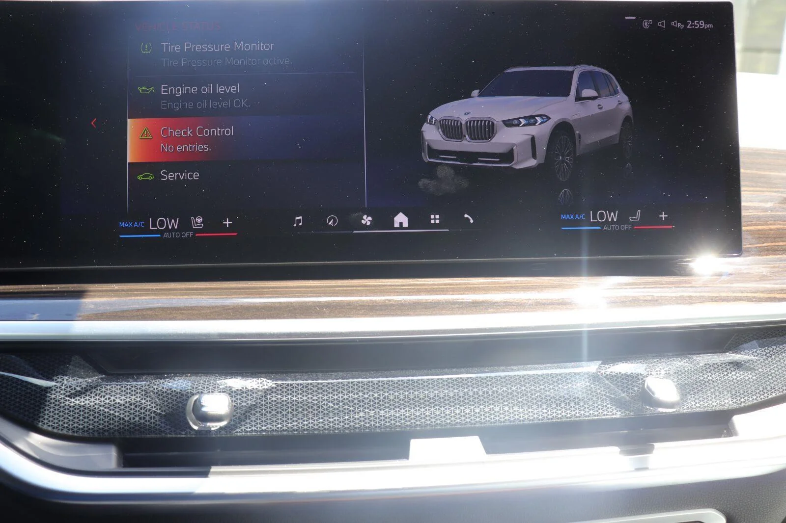 Used 2024 Alpine White BMW xDrive50e image 40