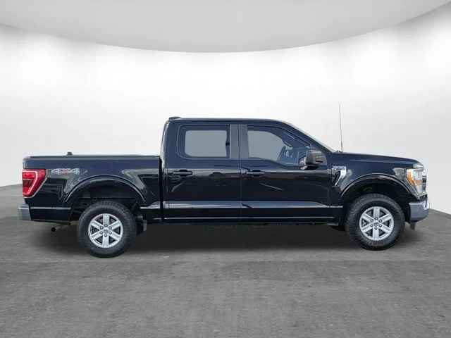 Certified Used 2022 Agate Black Metallic Ford XLT image 3