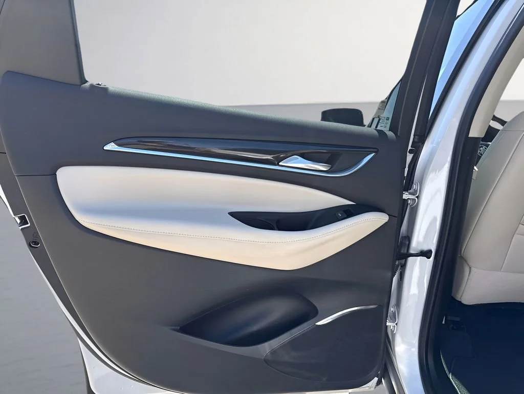 Used 2023 White Frost Tricoat Buick Premium image 32