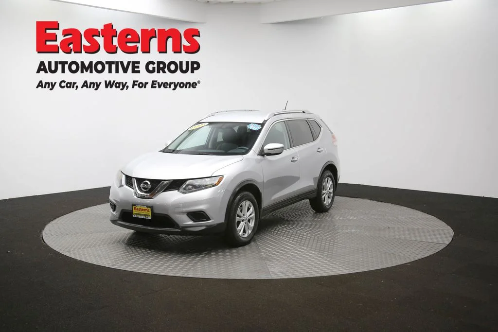 Used 2016 Silver Nissan SV image 52