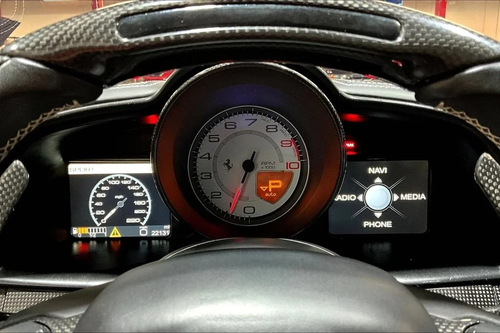 Used 2015 Grigio Silverstone Ferrari  image 13