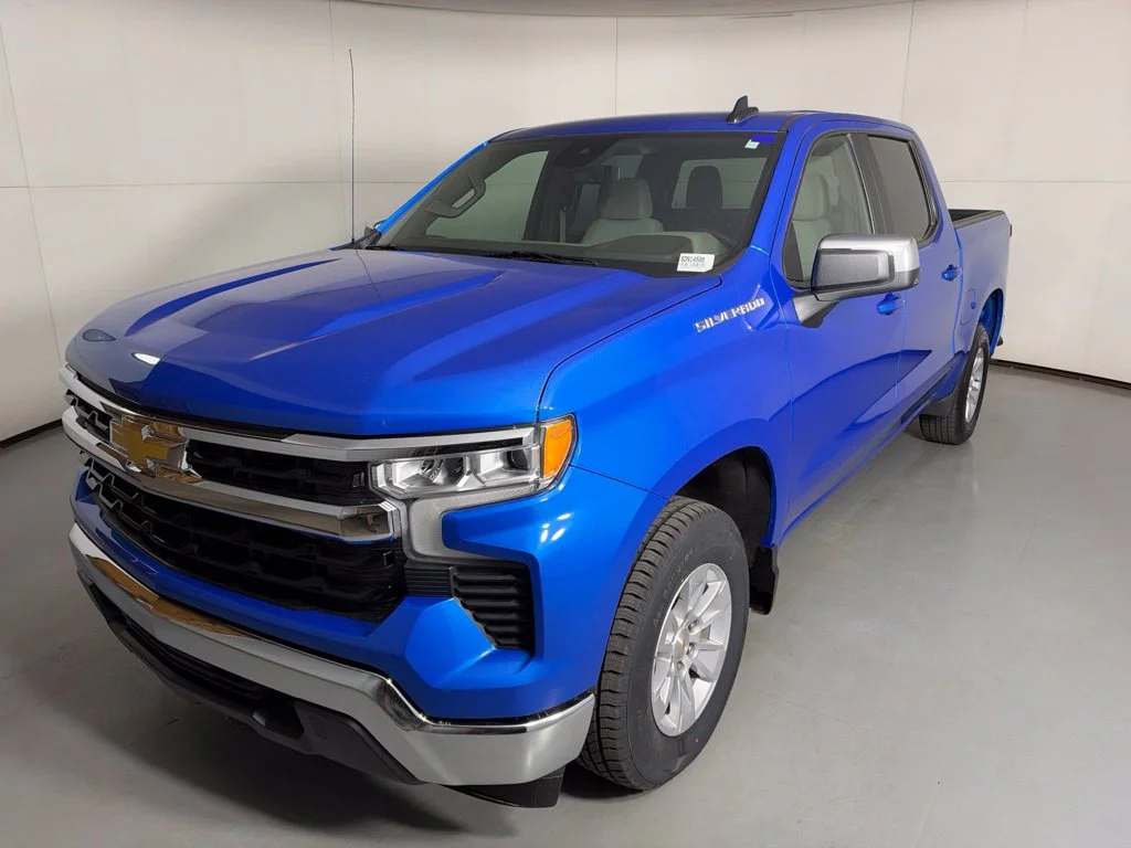Used 2025 Blue Chevrolet LT image 4