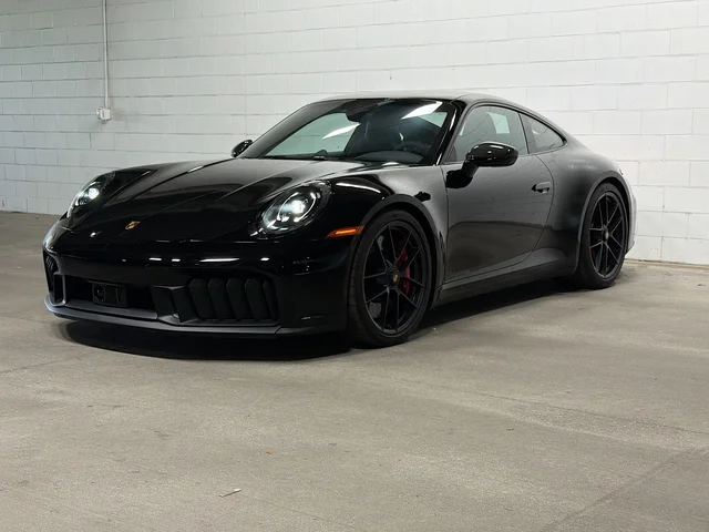 2025 Porsche 911 Carrera 4 GTS