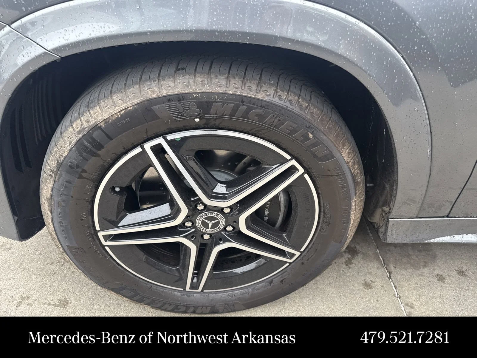 Used 2025  Mercedes-Benz  image 9