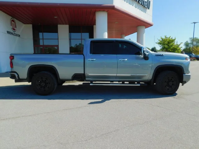 Used 2024 Gray Chevrolet High Country image 35
