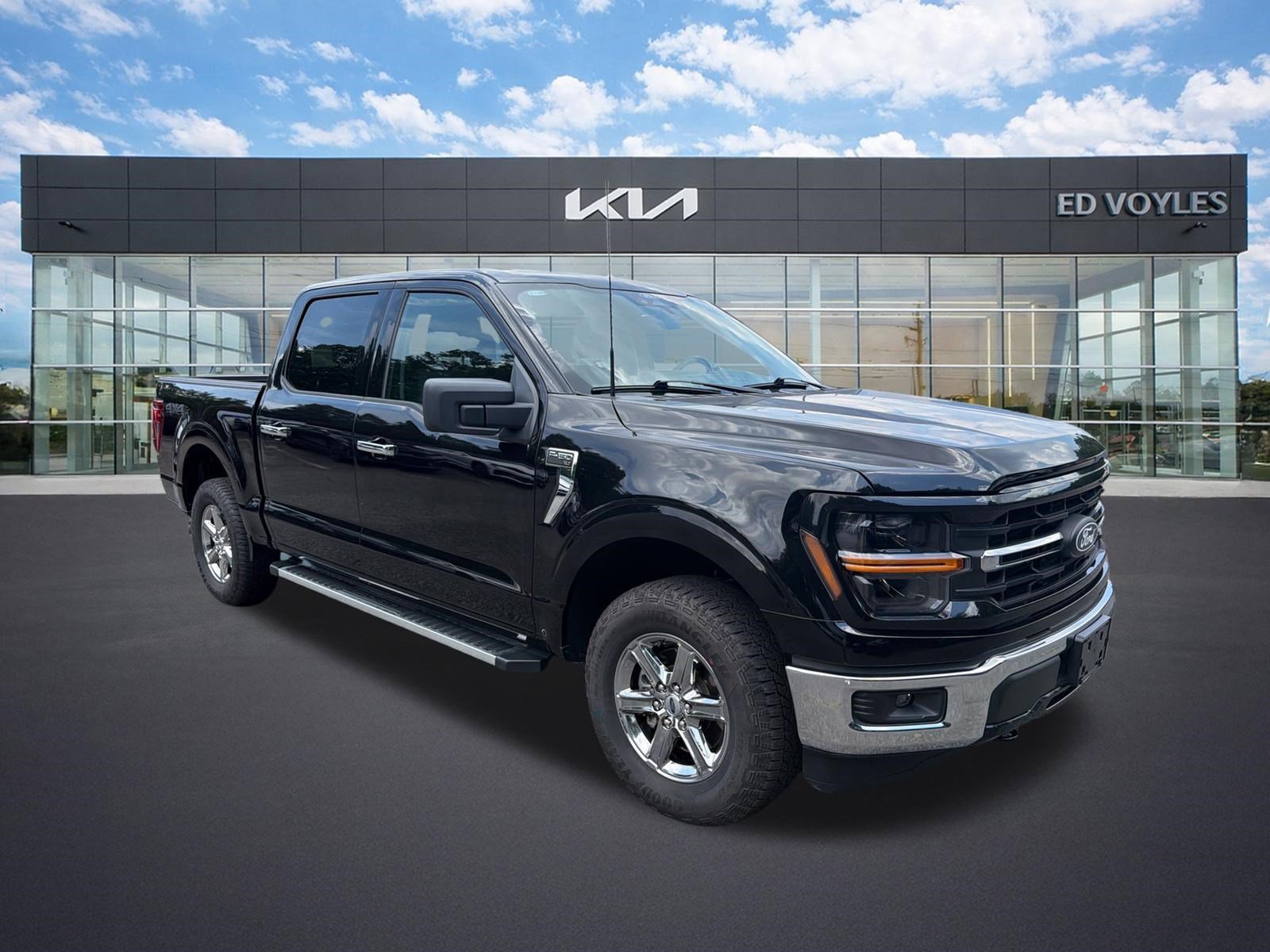 Used 2025 Black Metallic Ford XLT image 1